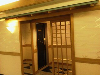 ホテルのお部屋の入り口