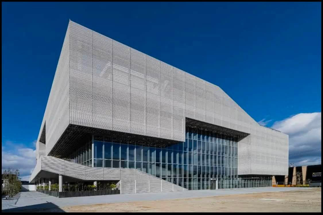 カドマド図書館！視察、堺市も素敵な図書館をつくろう！　７月３日